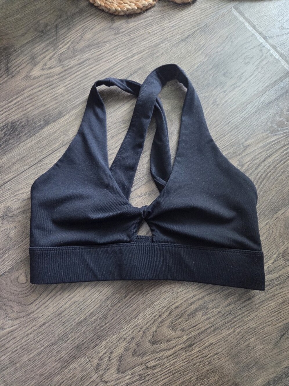 Fabletics Twist Front Bra- Black